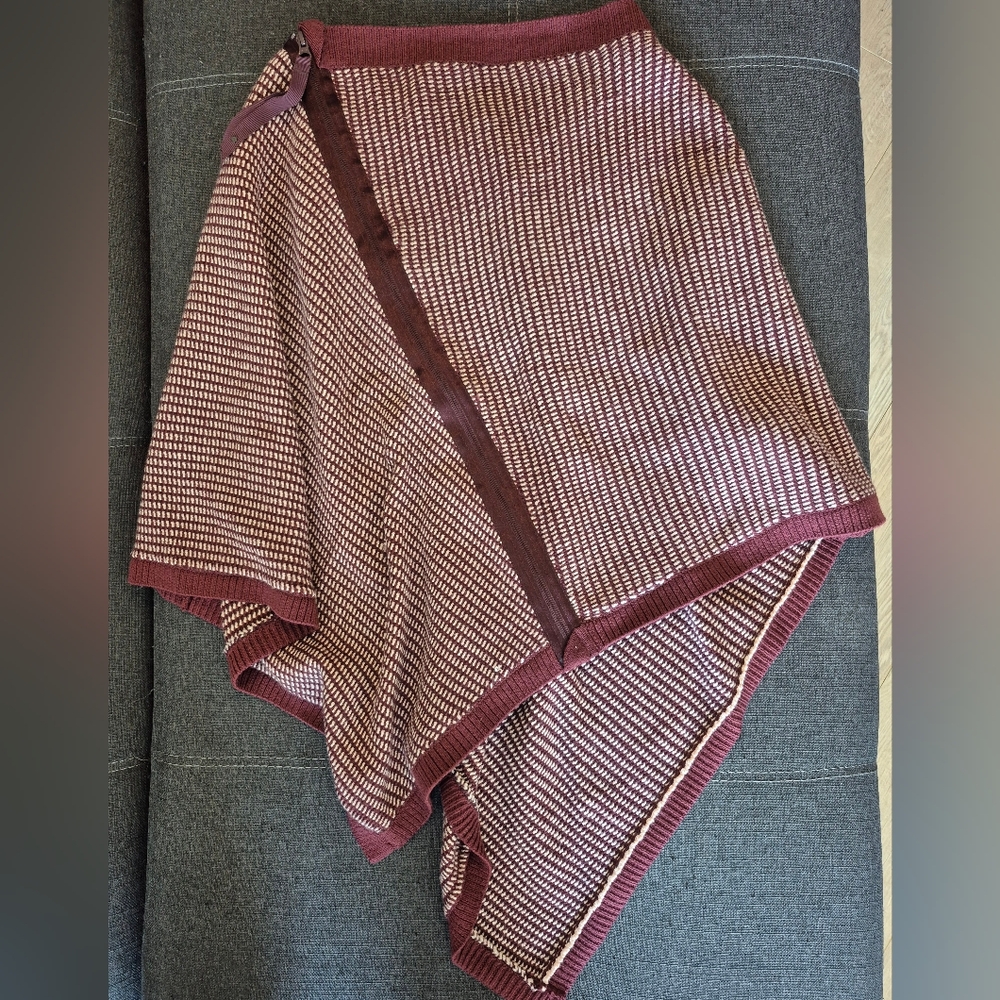 Lululemon: Shawl, Limited Addition